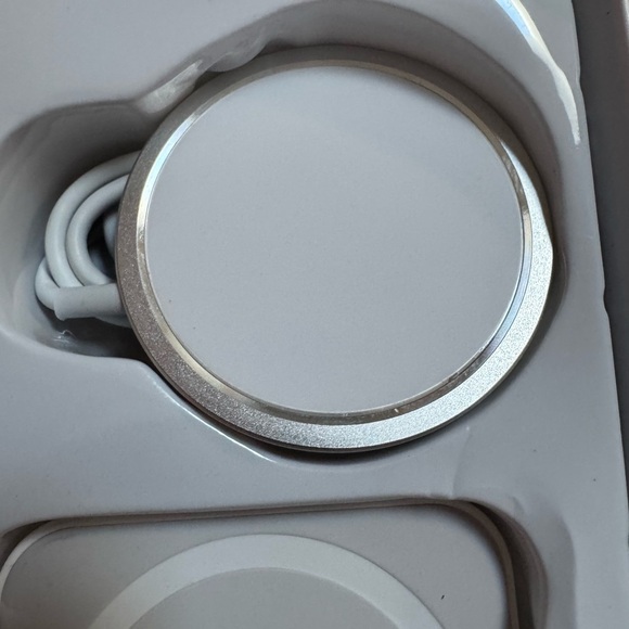 IPhone Accessories Gift Box - Picture 10 of 11